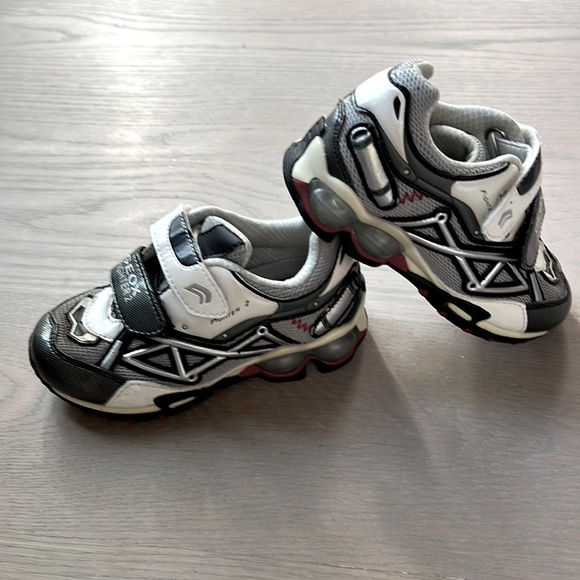 Geox Kids Jr White and Grey Fighter 2 Sneakers Shoes - Picture 7 of 7
